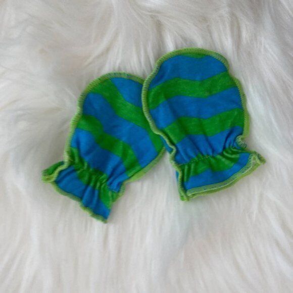 Baby Boy Hats Mittens and Cloth Bundle - Picture 10 of 10